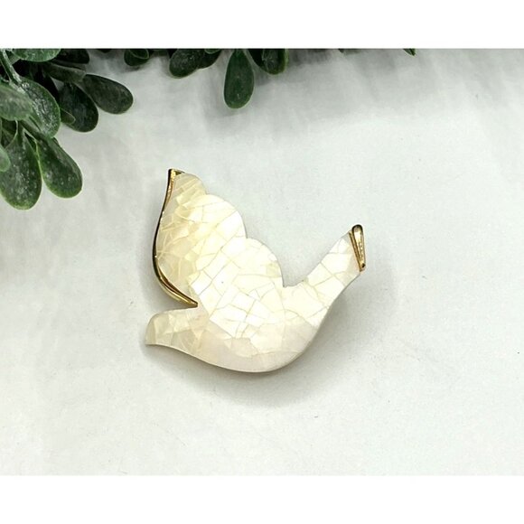 Vintage Gold-Tone Mother Of Pearl Mosaic Dove Brooch Pin - Picture 3 of 4